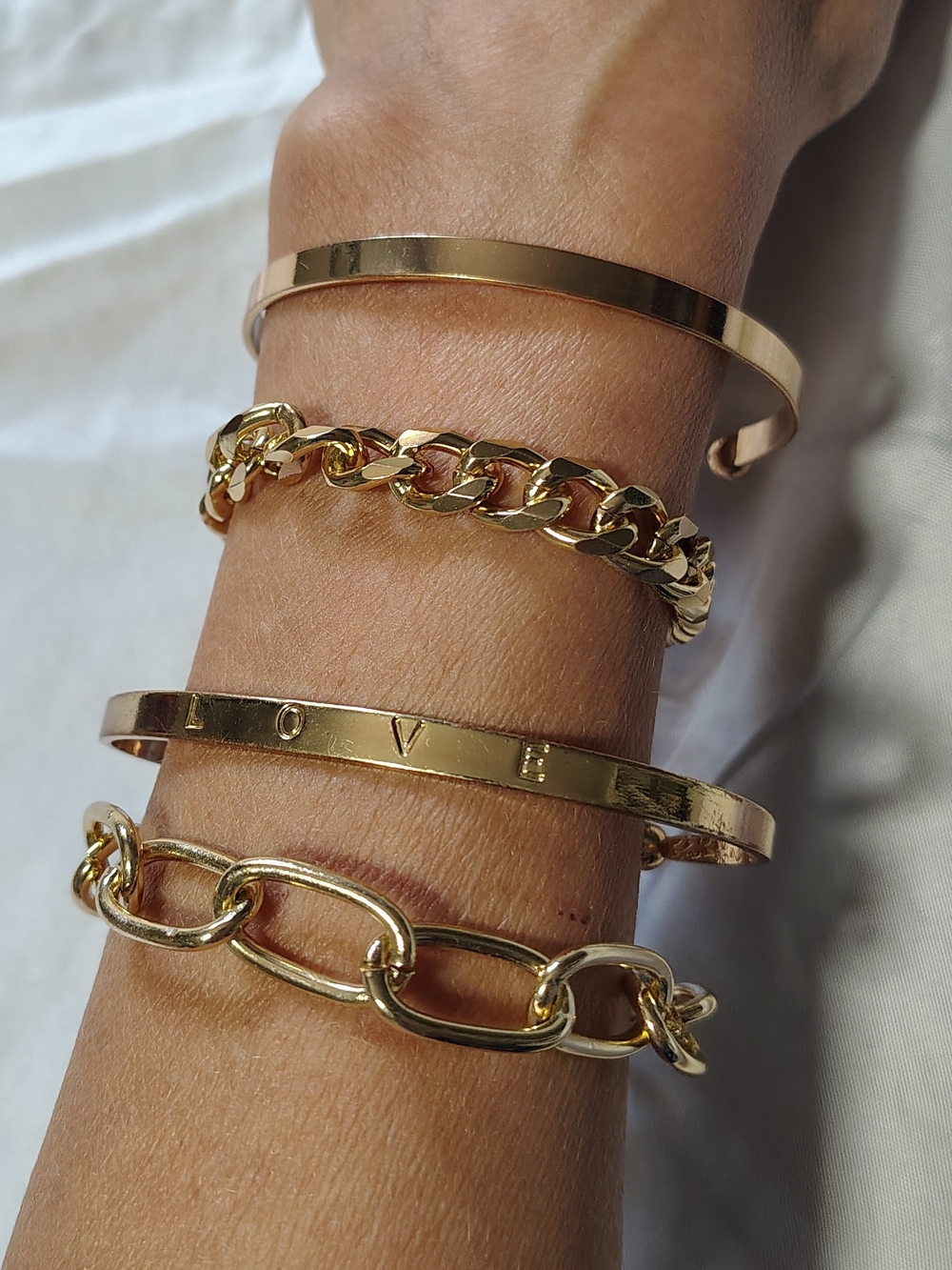 Set Of 4 Chains Of Love Inspired Gold Tone Stacking Bracelet Set